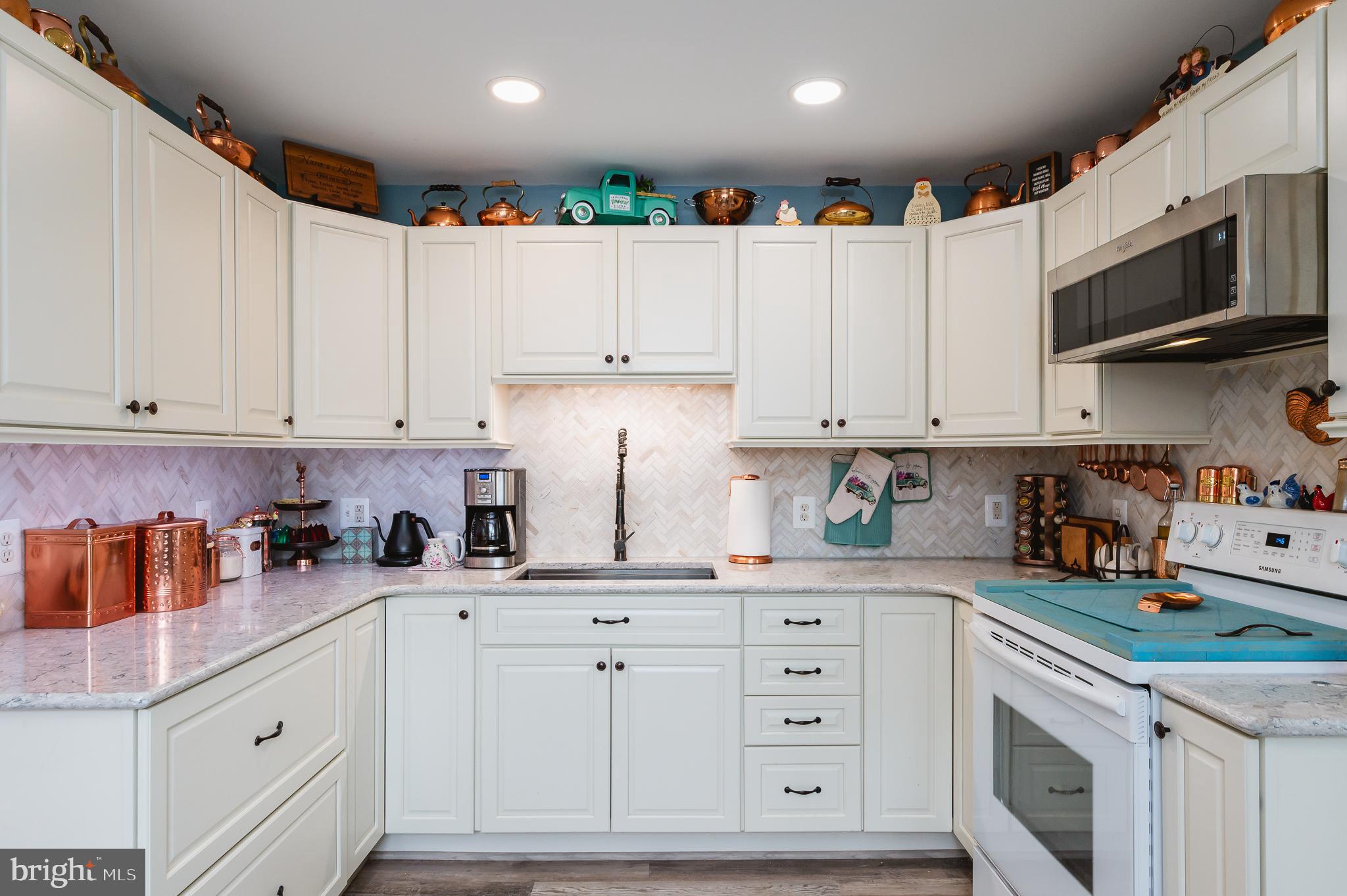 STANSBURY MANOR - Residential