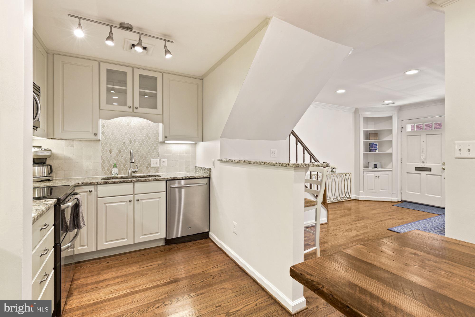 WASHINGTON SQUARE - Residential