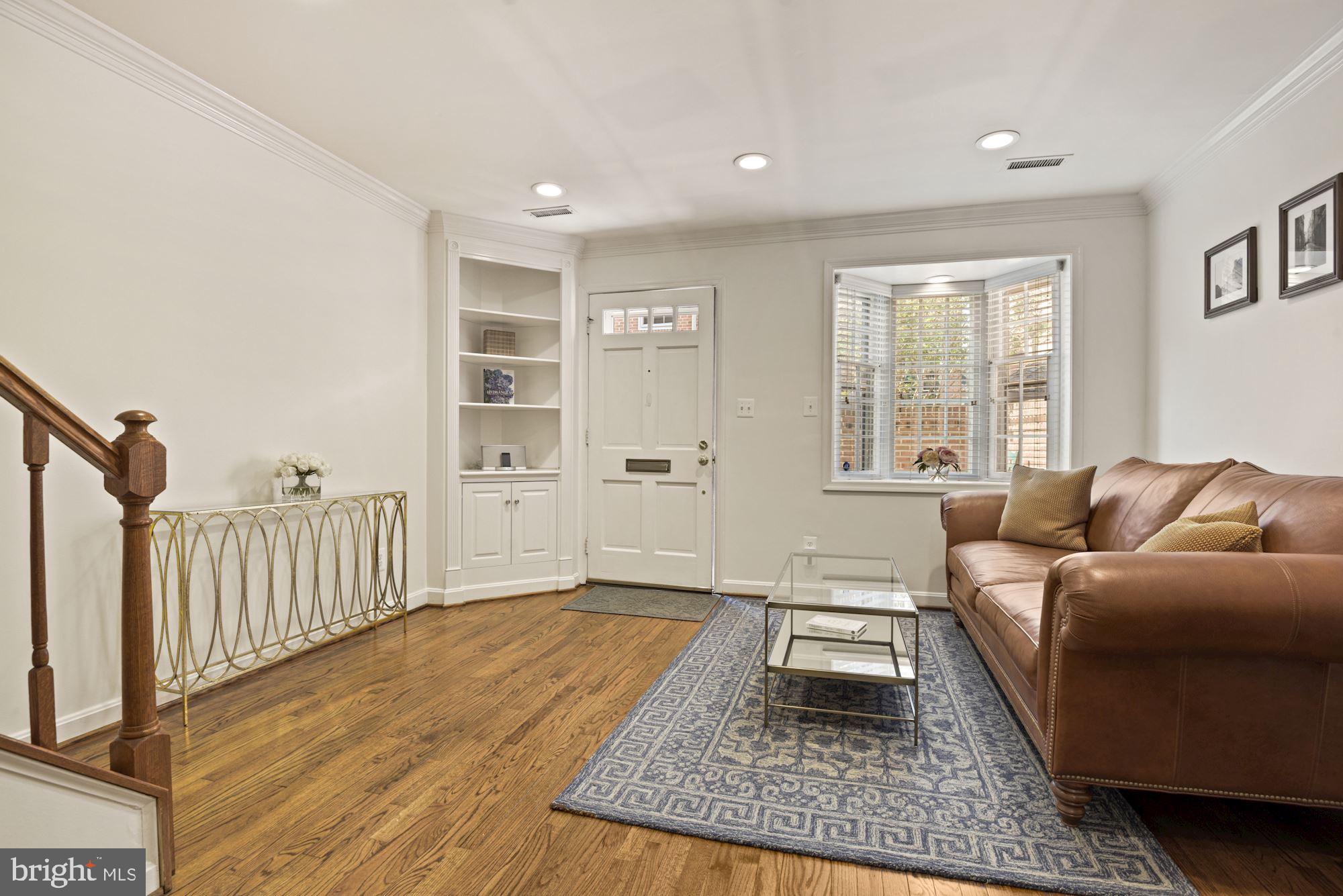 WASHINGTON SQUARE - Residential