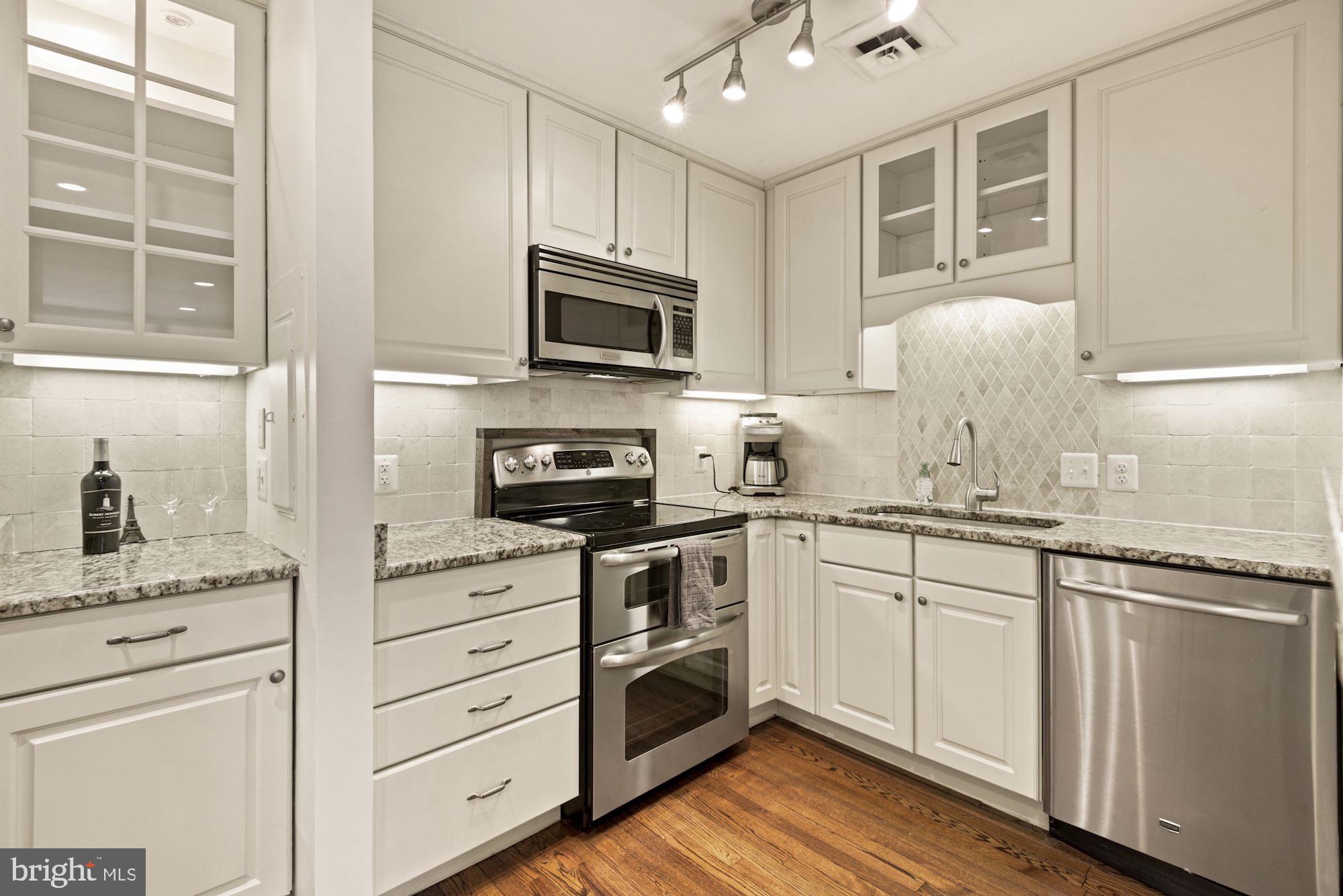 WASHINGTON SQUARE - Residential