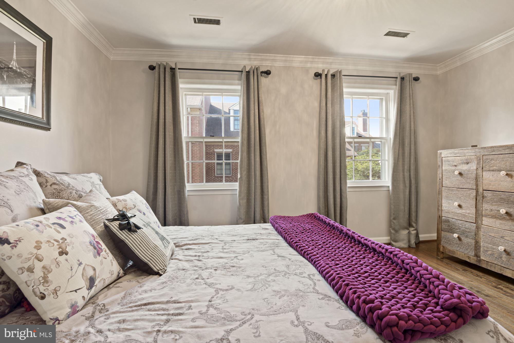 WASHINGTON SQUARE - Residential