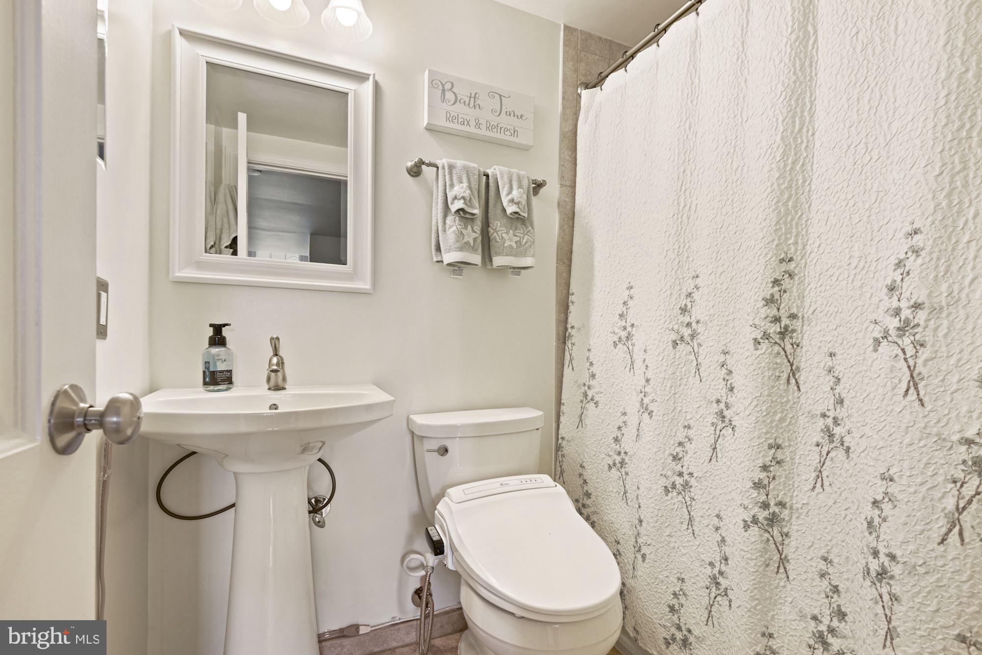 WASHINGTON SQUARE - Residential