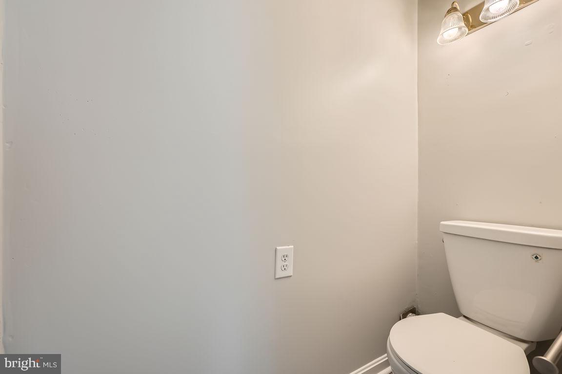 LAKE EVESHAM - Residential Lease