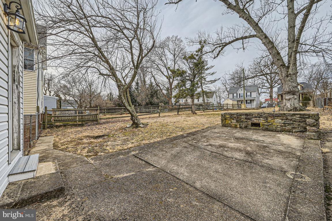 LAKE EVESHAM - Residential Lease