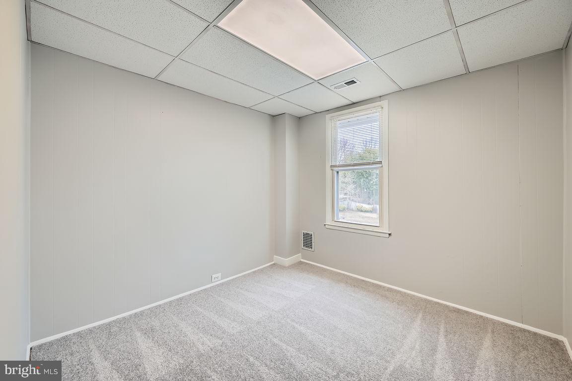 LAKE EVESHAM - Residential Lease