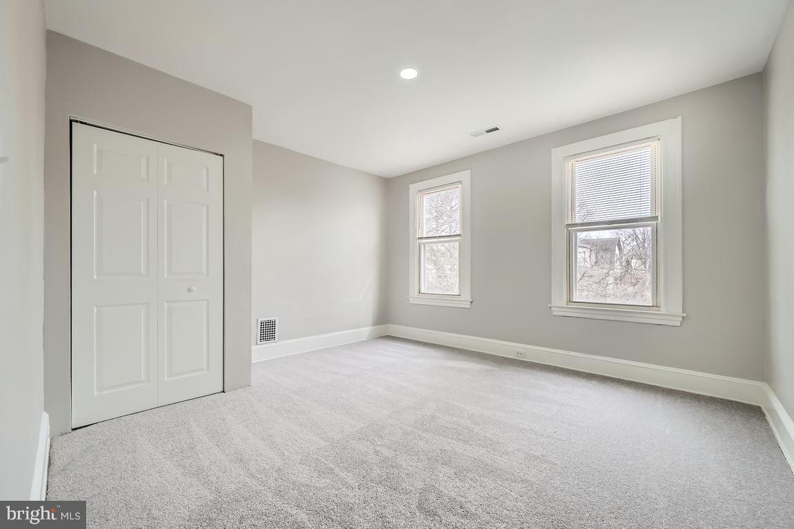 LAKE EVESHAM - Residential Lease