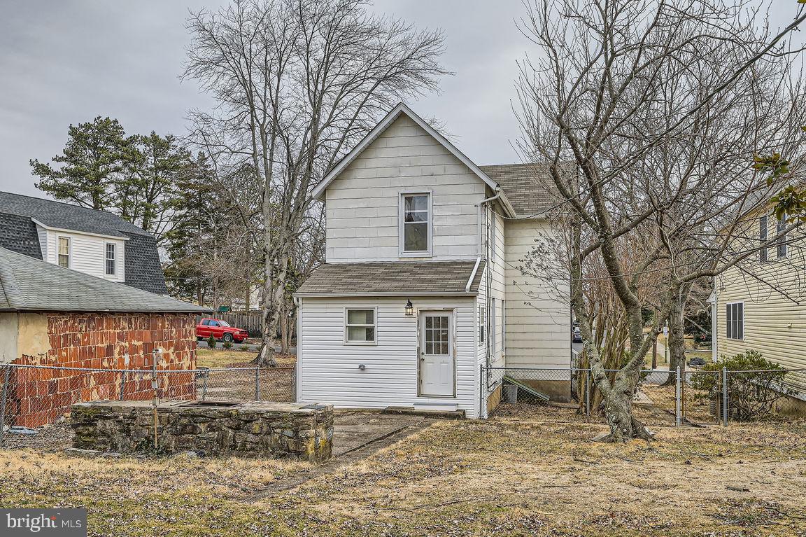 LAKE EVESHAM - Residential Lease