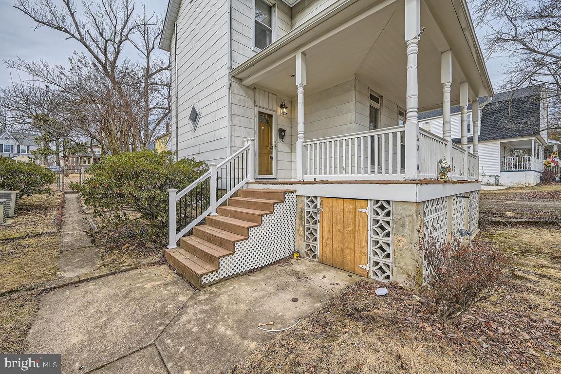 LAKE EVESHAM - Residential Lease