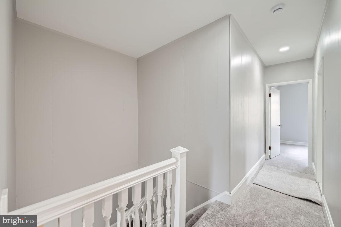 LAKE EVESHAM - Residential Lease