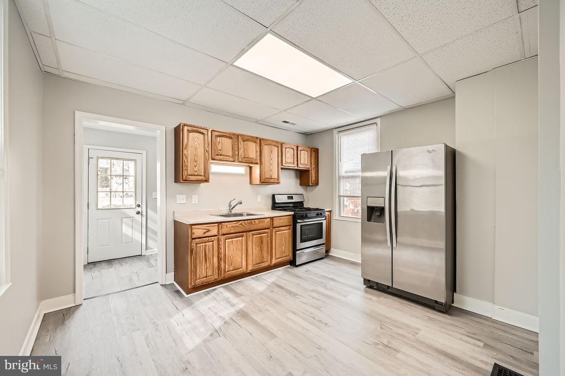 LAKE EVESHAM - Residential Lease