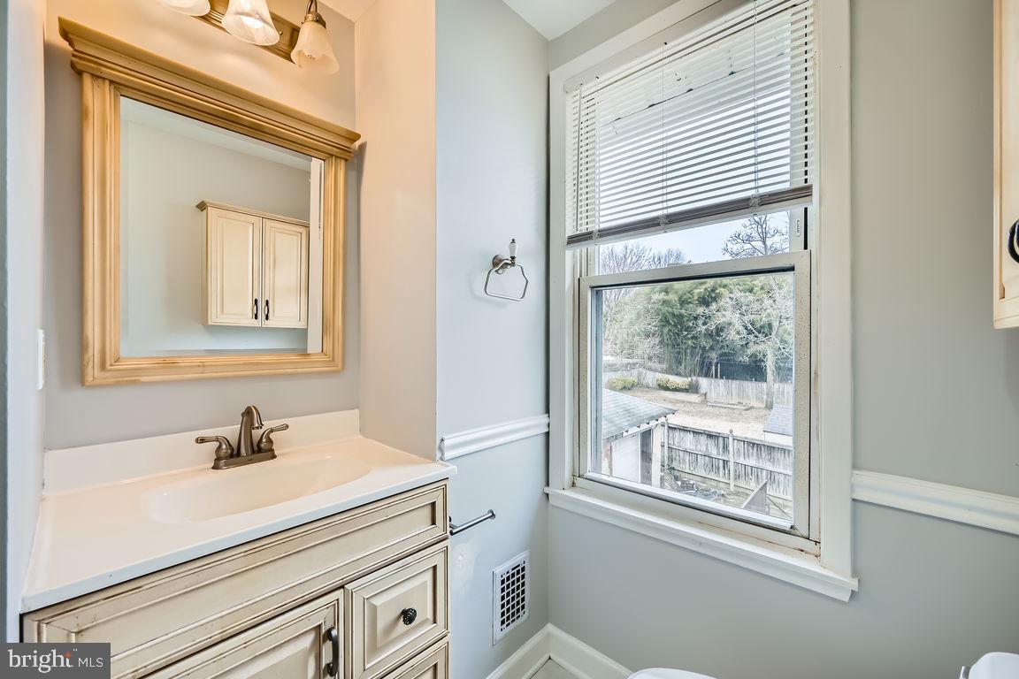 LAKE EVESHAM - Residential Lease