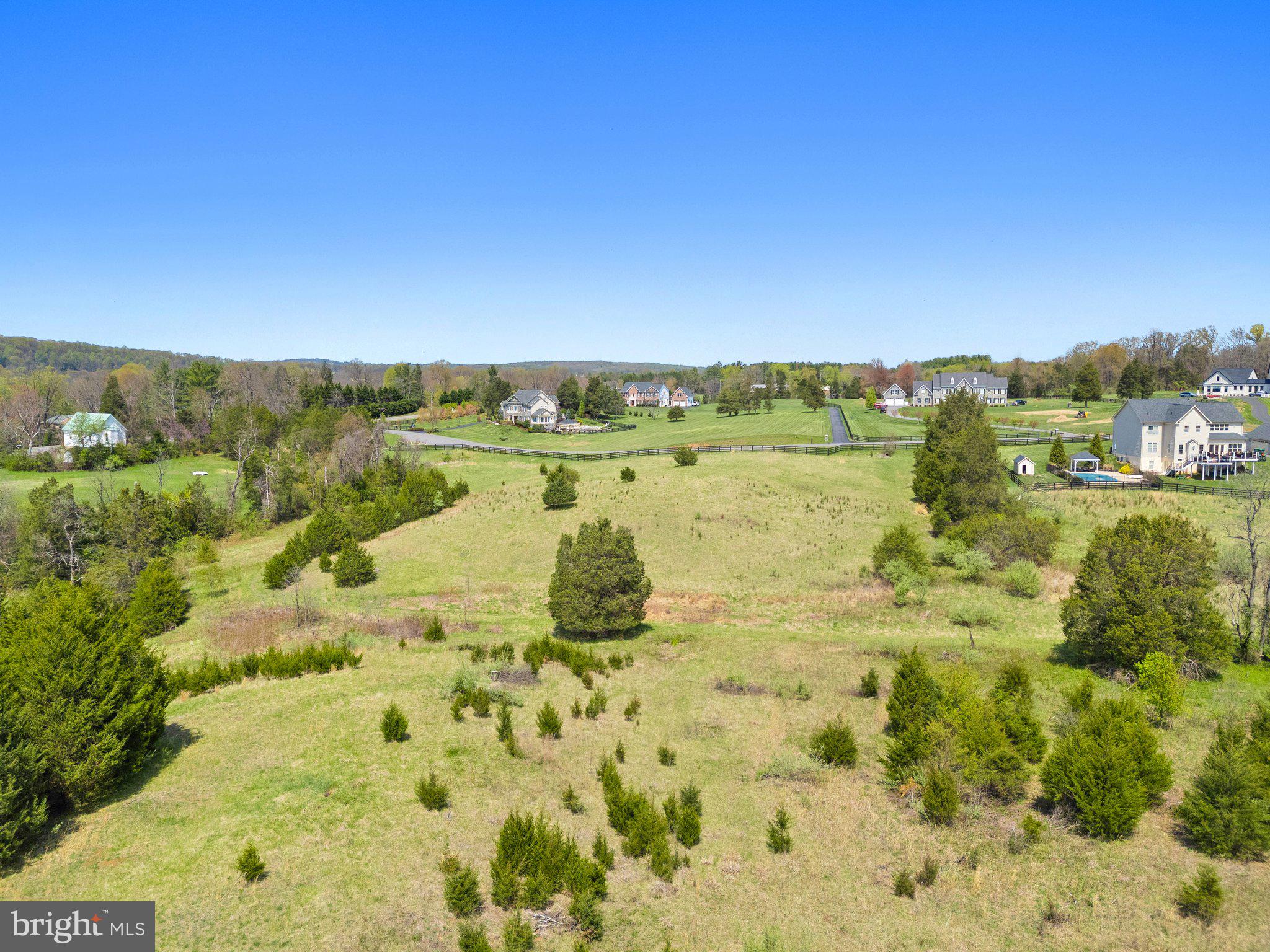 STONE FOX ESTATES - Land