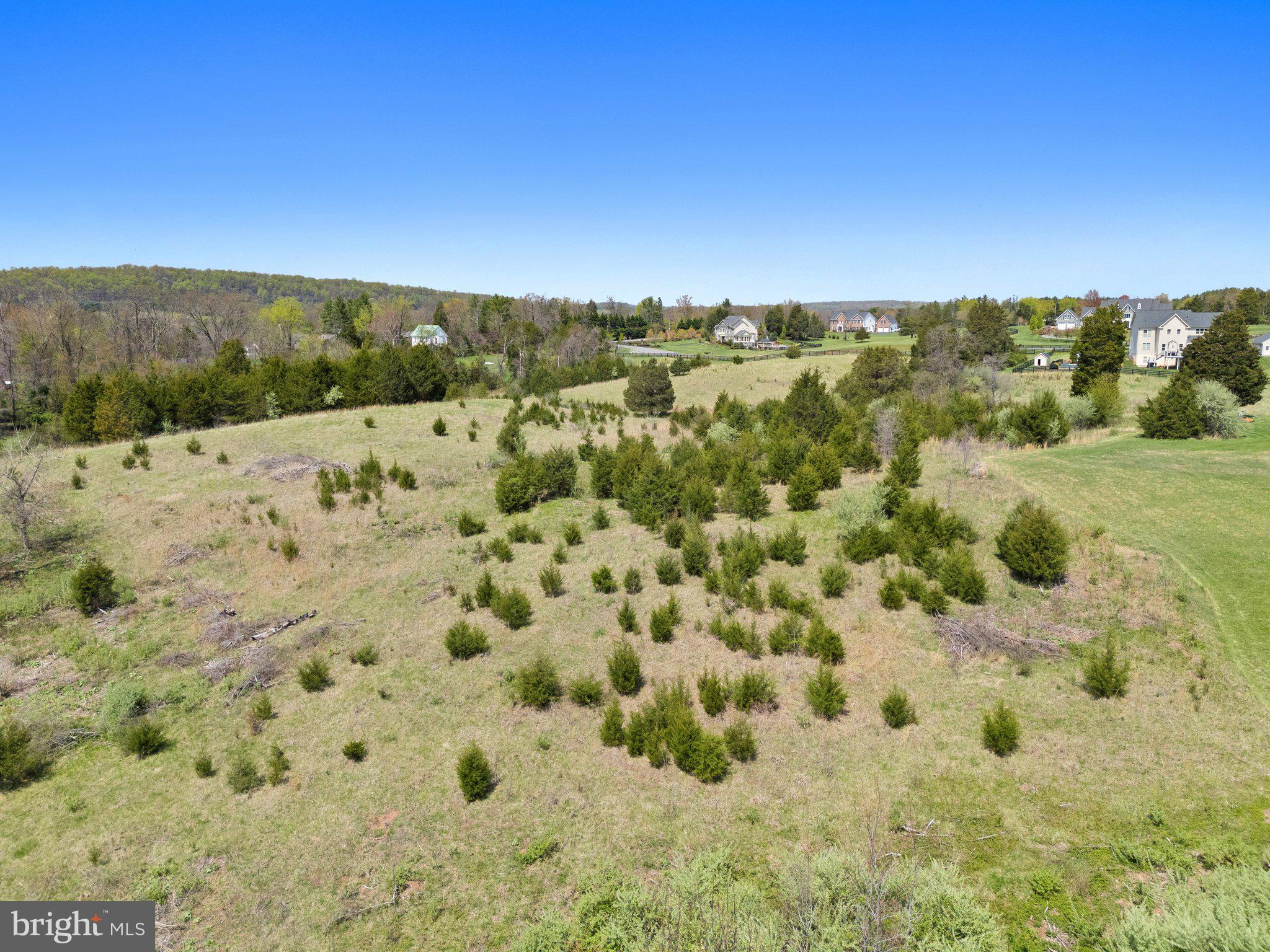 STONE FOX ESTATES - Land