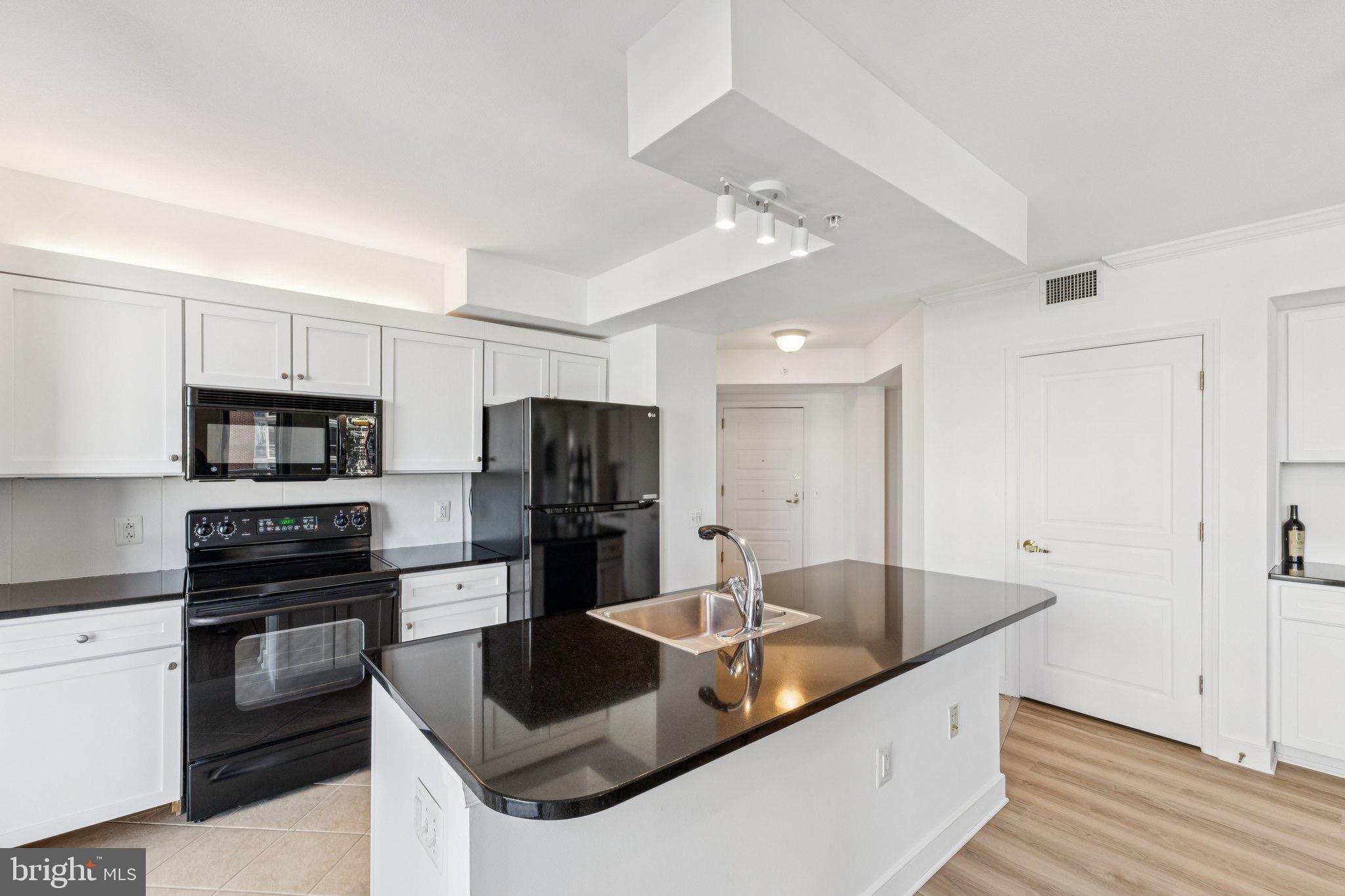 616 E STREET NW 614