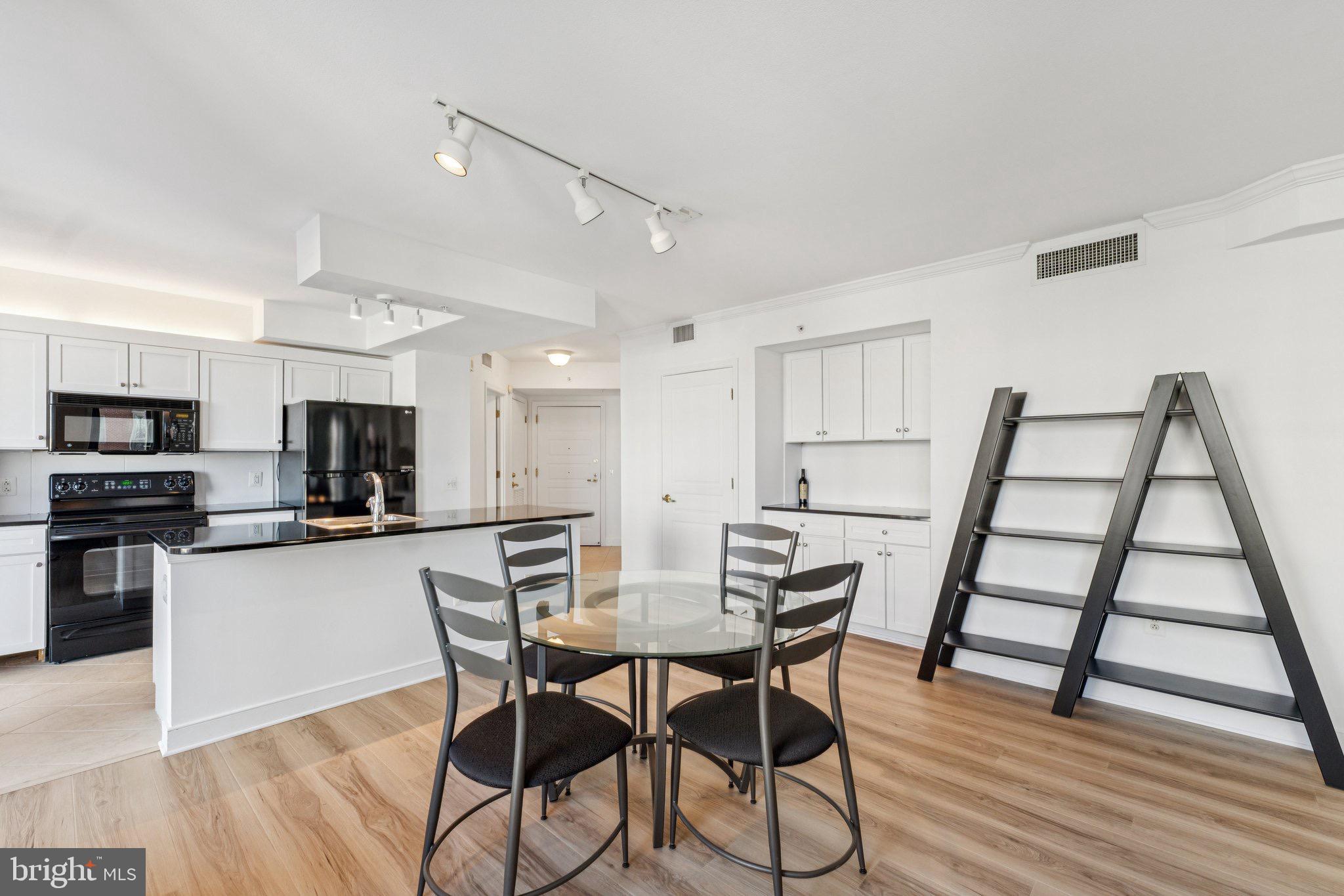 616 E STREET NW 614