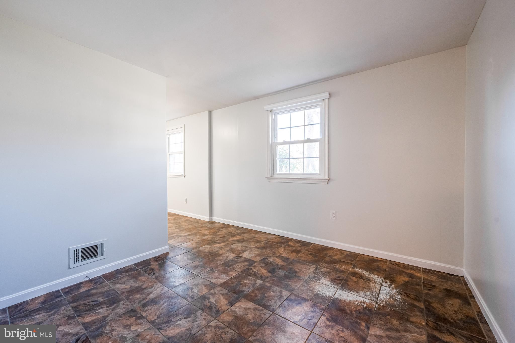 STONEYBROOKE - Residential Lease