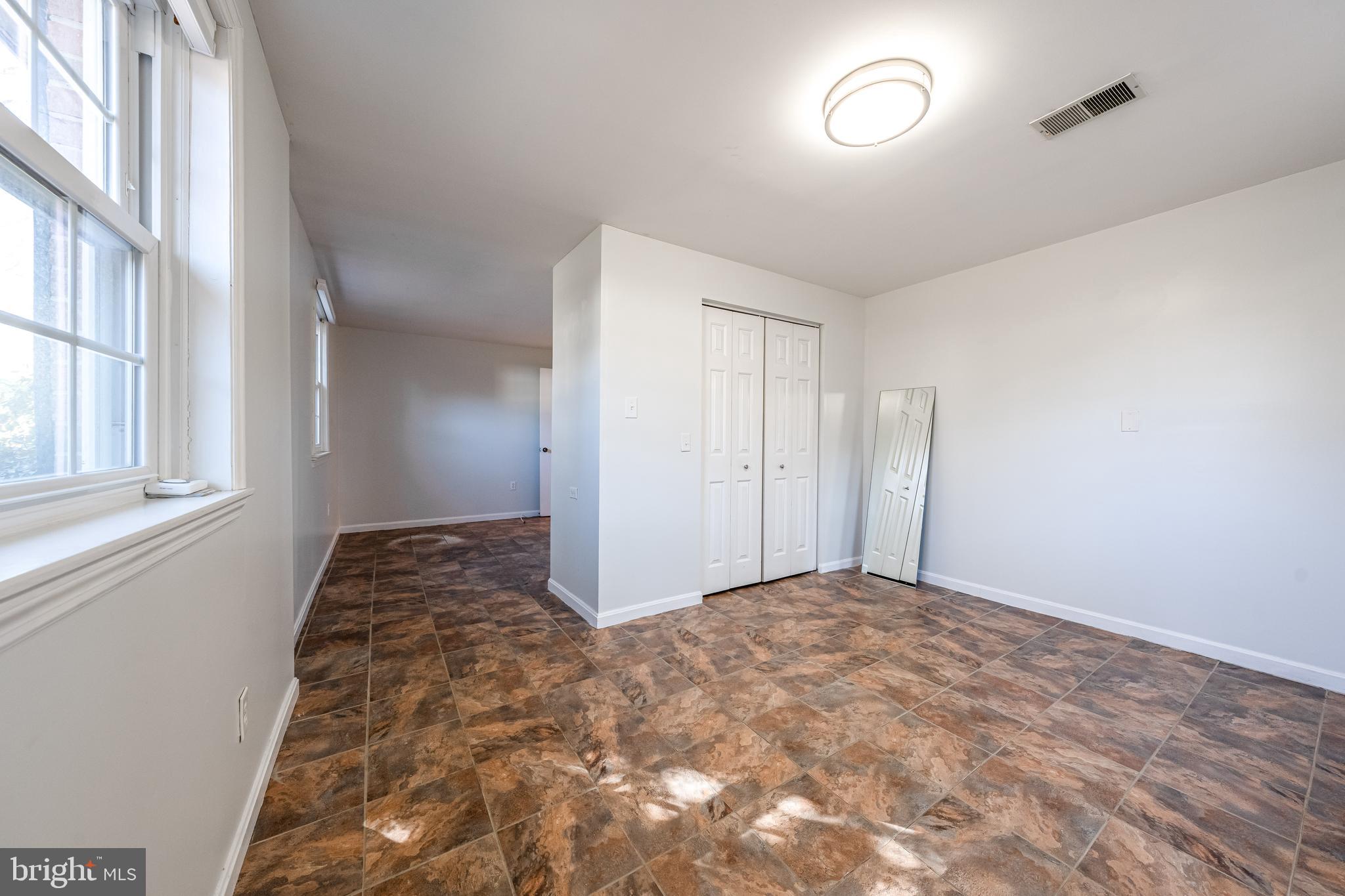 STONEYBROOKE - Residential Lease