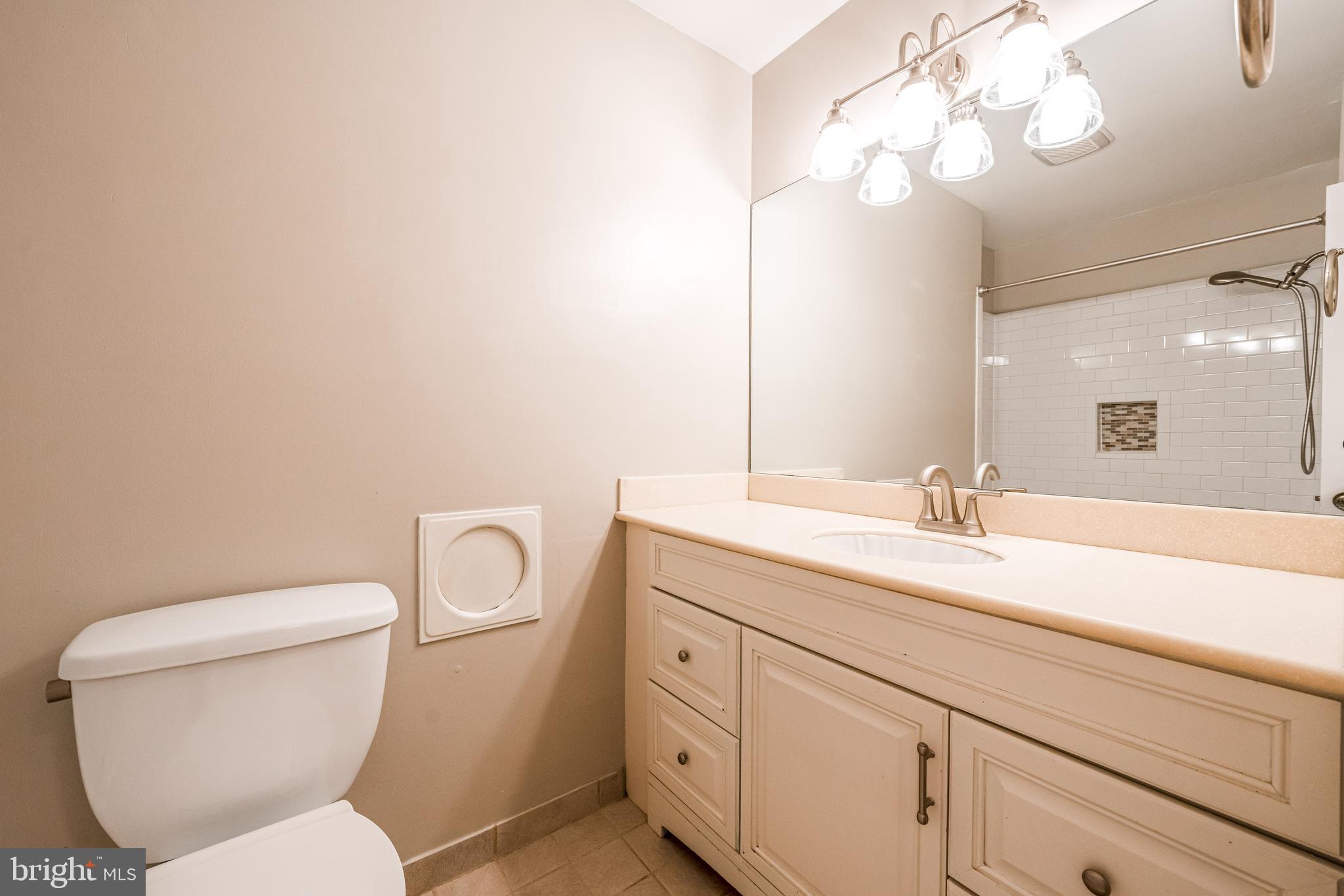 STONEYBROOKE - Residential Lease