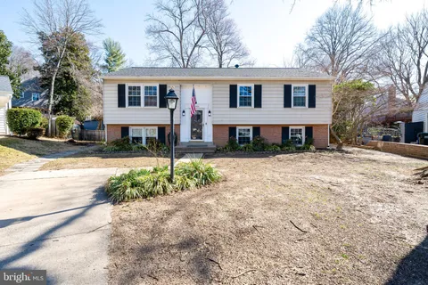 3900 Flagstone Terrace, Alexandria, VA MLS: VAFX2225178