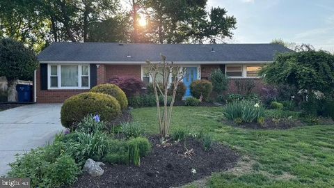Photo of 5313 Nutting Drive, SPRINGFIELD, VA 22151 (MLS # VAFX2316336)