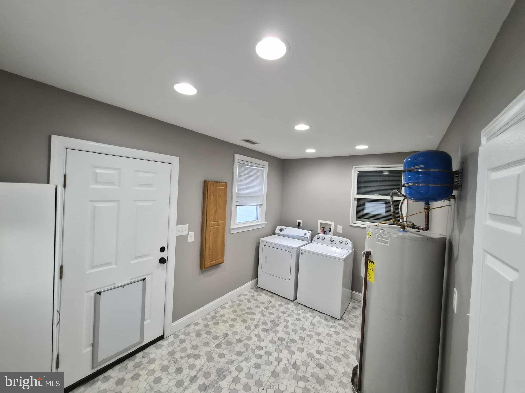 PINEY POINT HOMES - Residential Lease