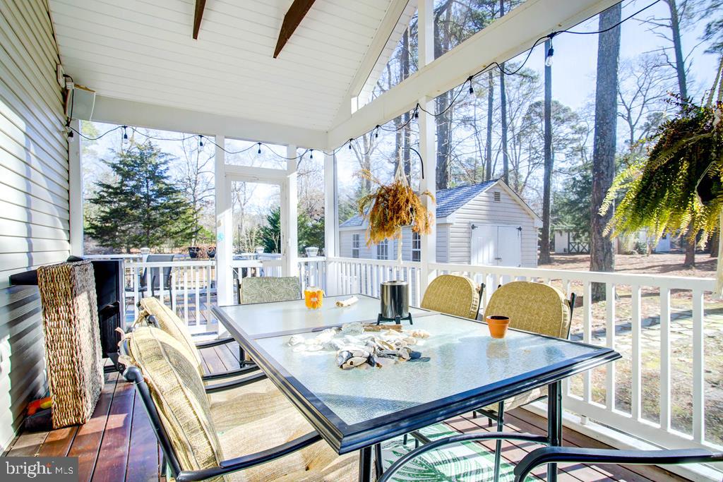 CAPTAIN'S COVE - Residential