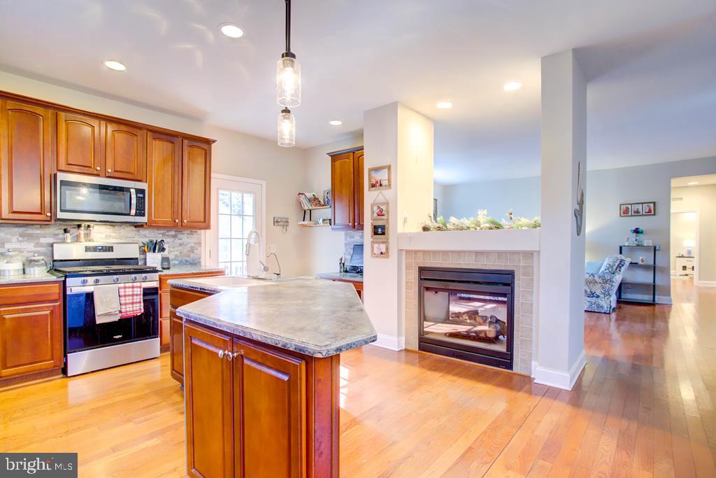 CAPTAIN'S COVE - Residential