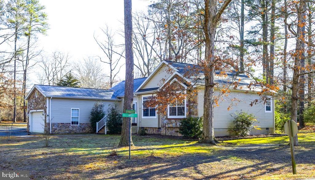 CAPTAIN'S COVE - Residential