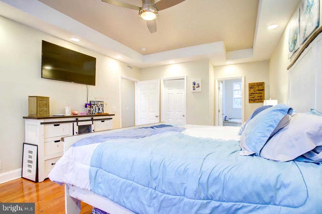 CAPTAIN'S COVE - Residential