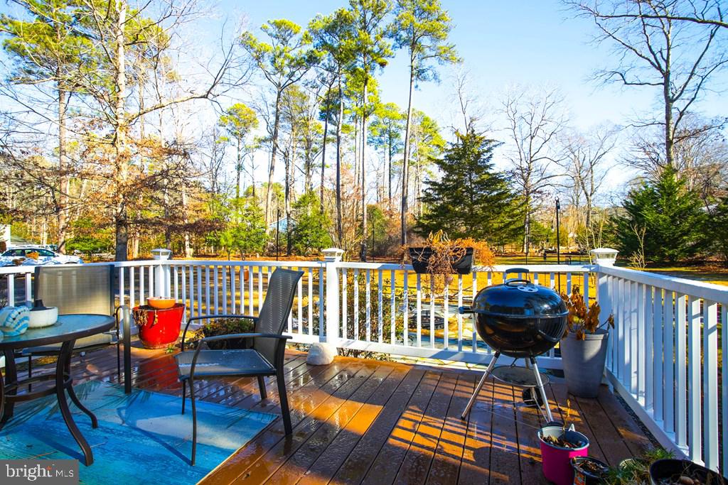 CAPTAIN'S COVE - Residential