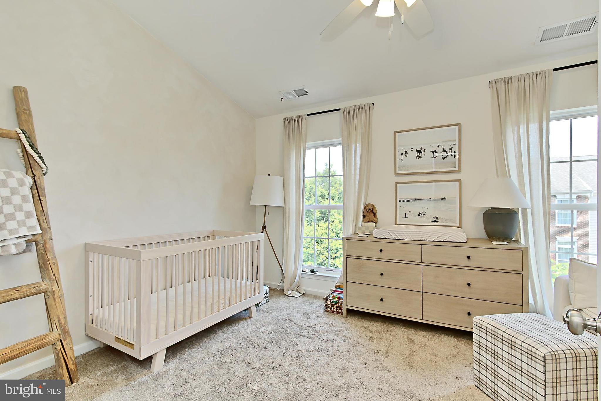 SOUTH RIDING - Residential