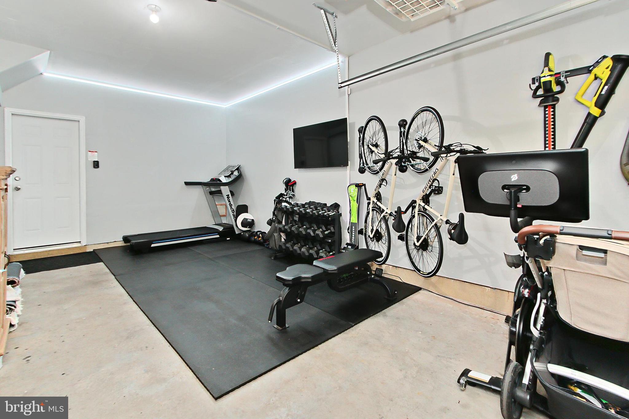 SOUTH RIDING - Residential