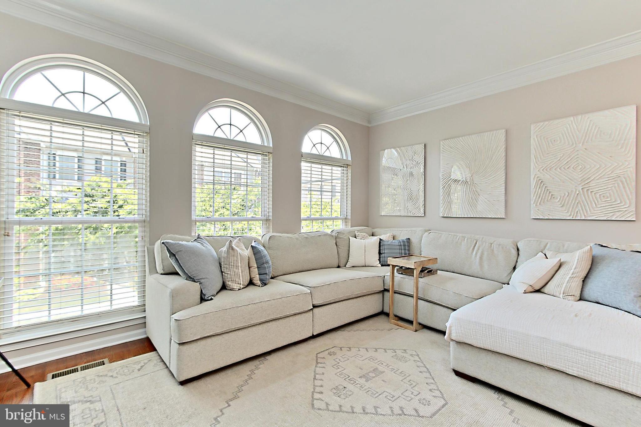 SOUTH RIDING - Residential