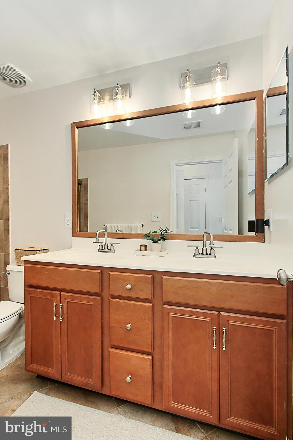 SOUTH RIDING - Residential