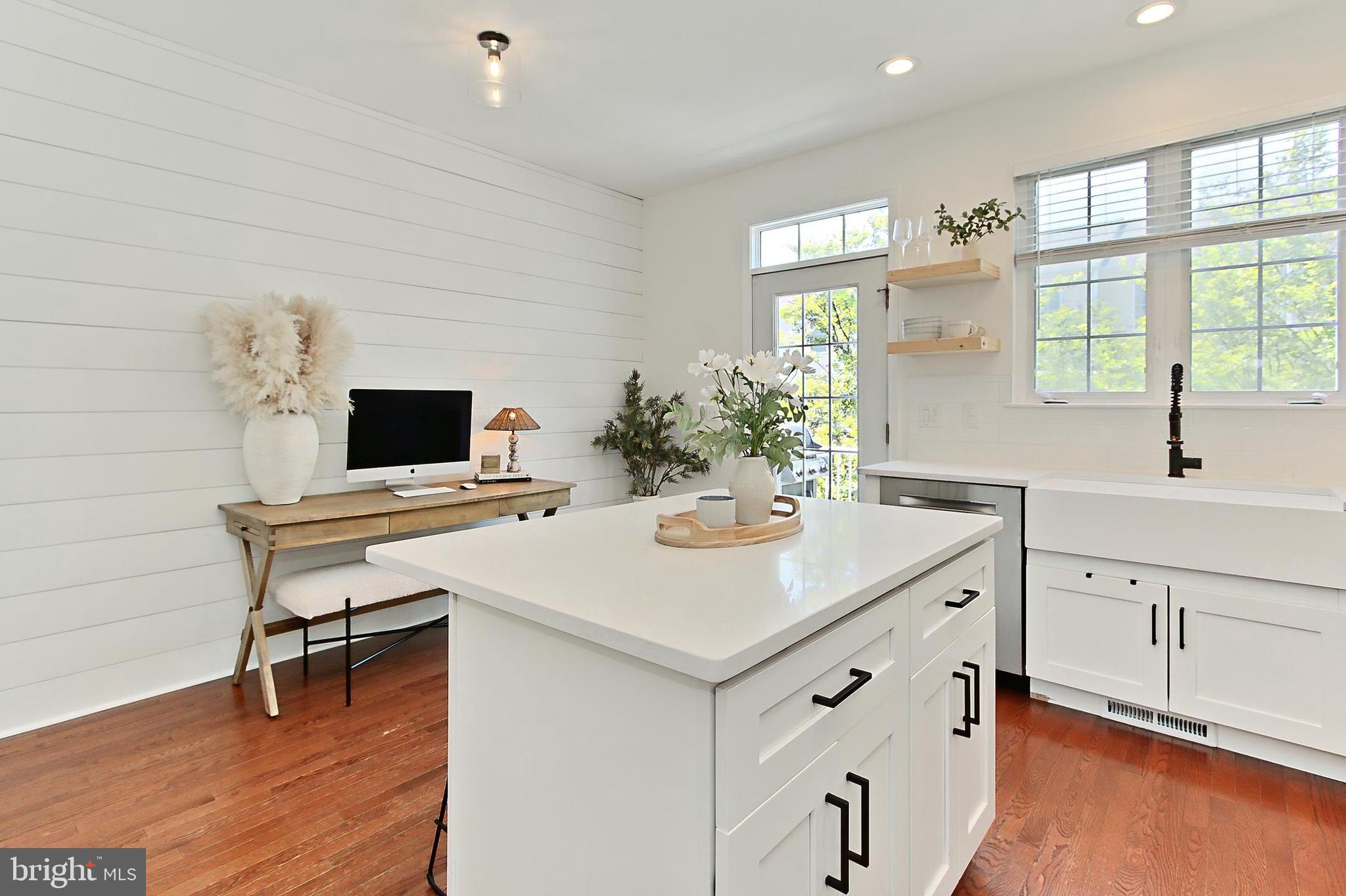 SOUTH RIDING - Residential