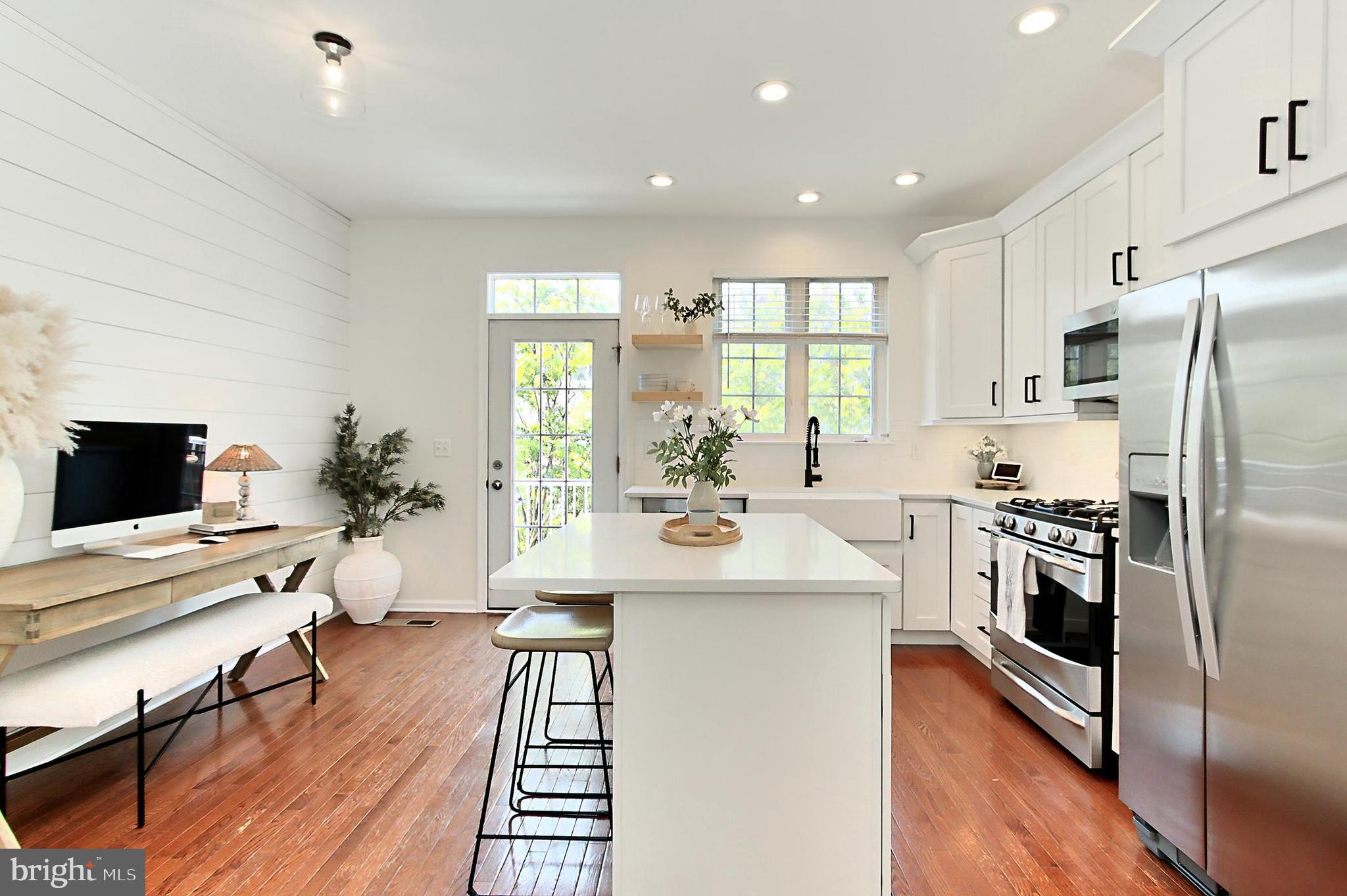 SOUTH RIDING - Residential