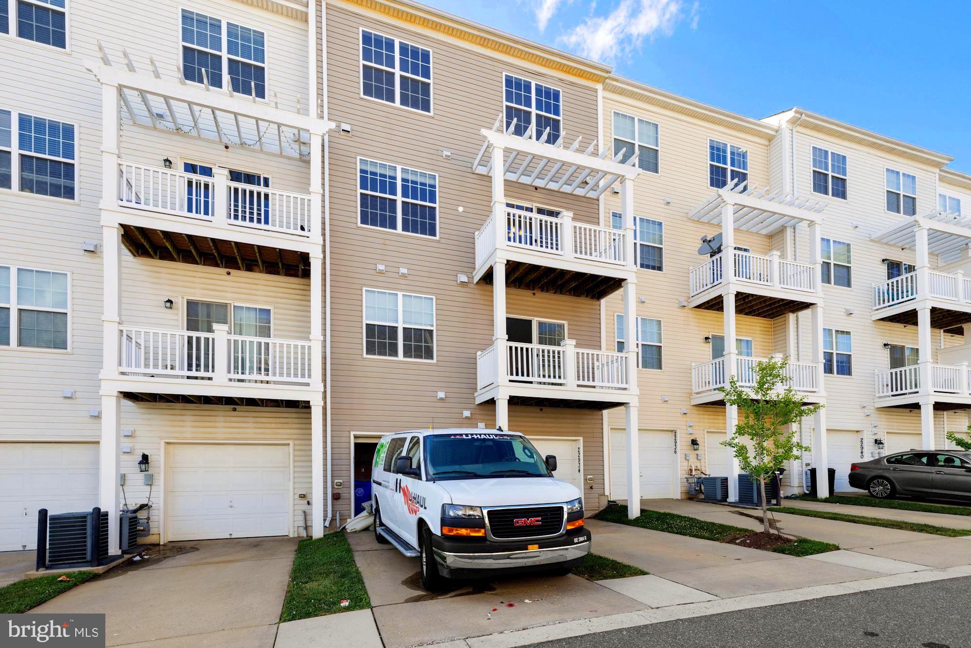 ARORA HILLS - Residential