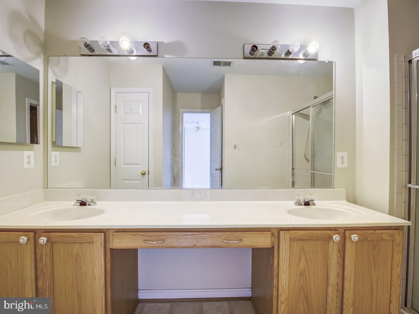 INDEPENDENCE/UNIV VLG - Residential