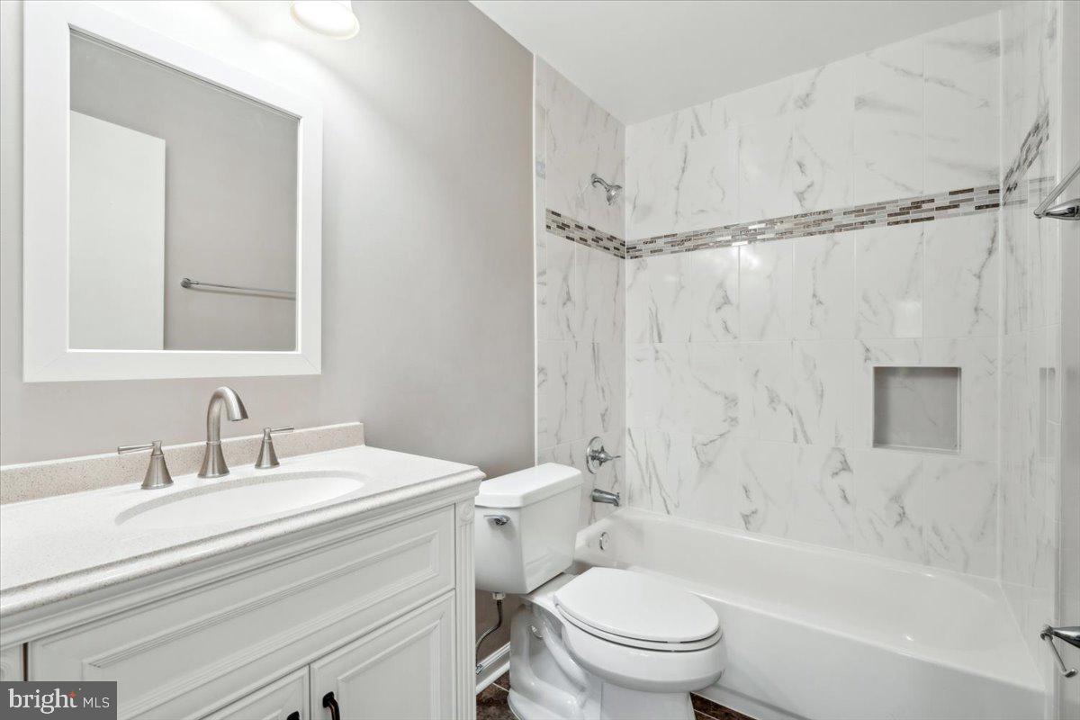 ASTORIA HILL - Residential