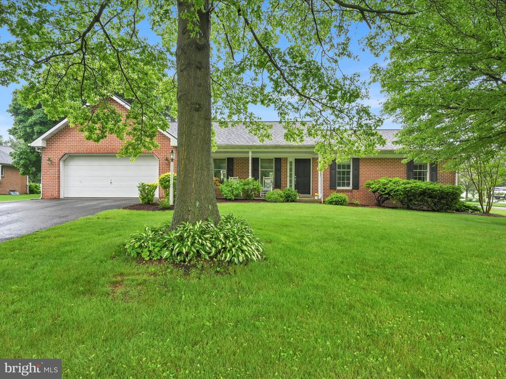 Photo of 678 N Strickler Road, MANHEIM, PA 17545 (MLS # PALA2070492)