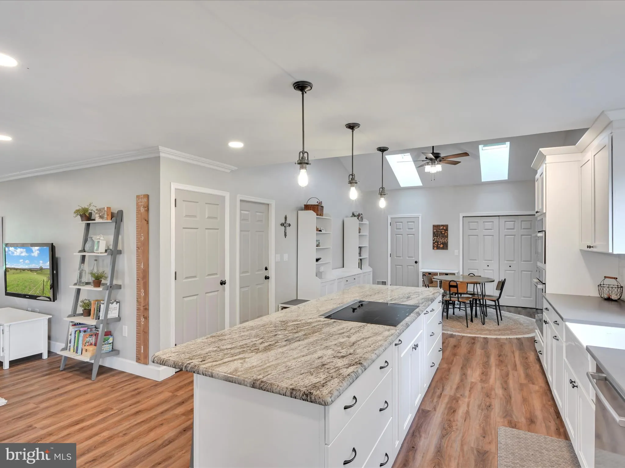 Manheim, Pennsylvania 17545, United States, 3 Bedrooms Bedrooms, ,3 BathroomsBathrooms,Residential,Pending,137693