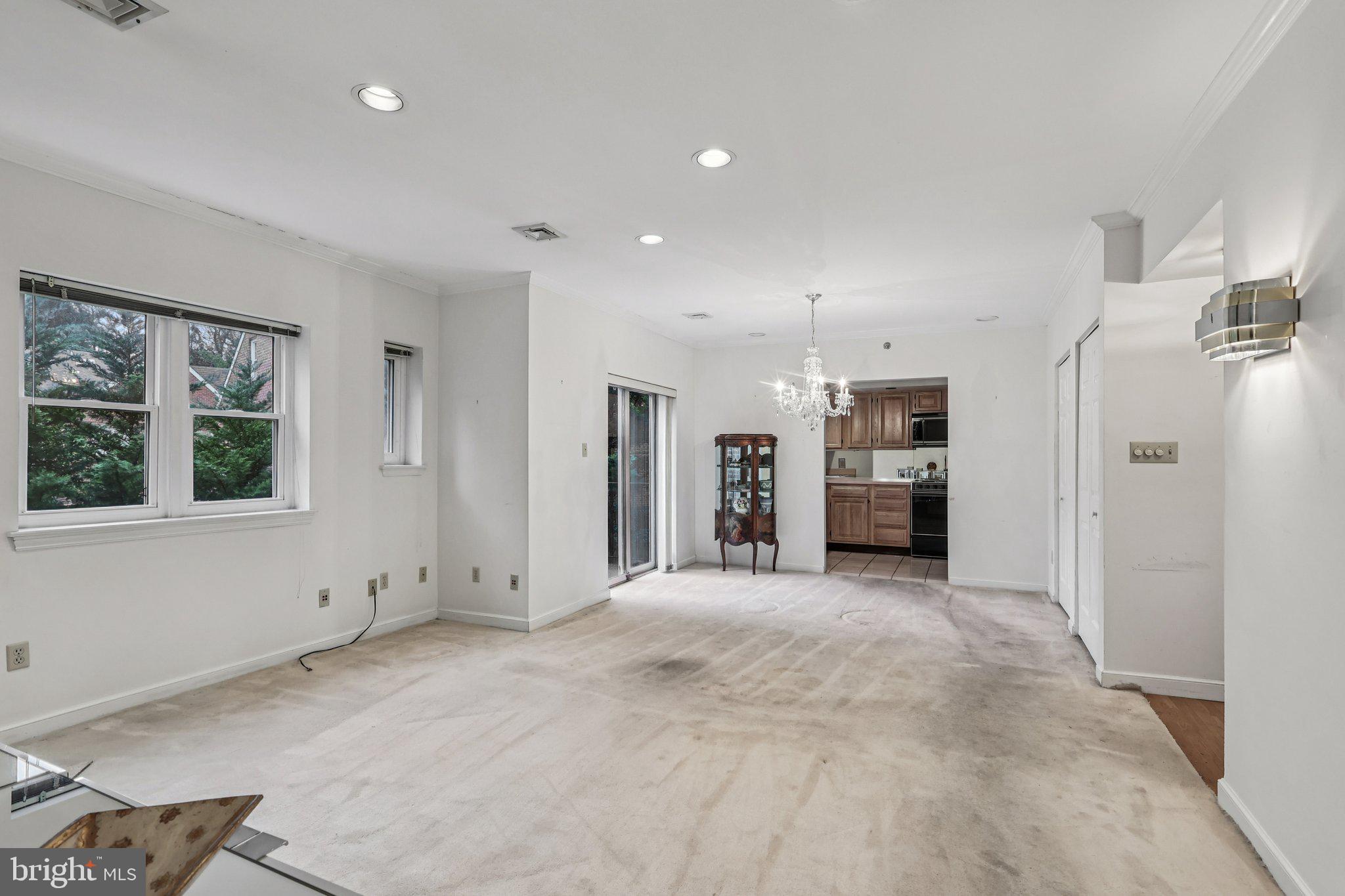 237 W MONTGOMERY AVENUE 2S