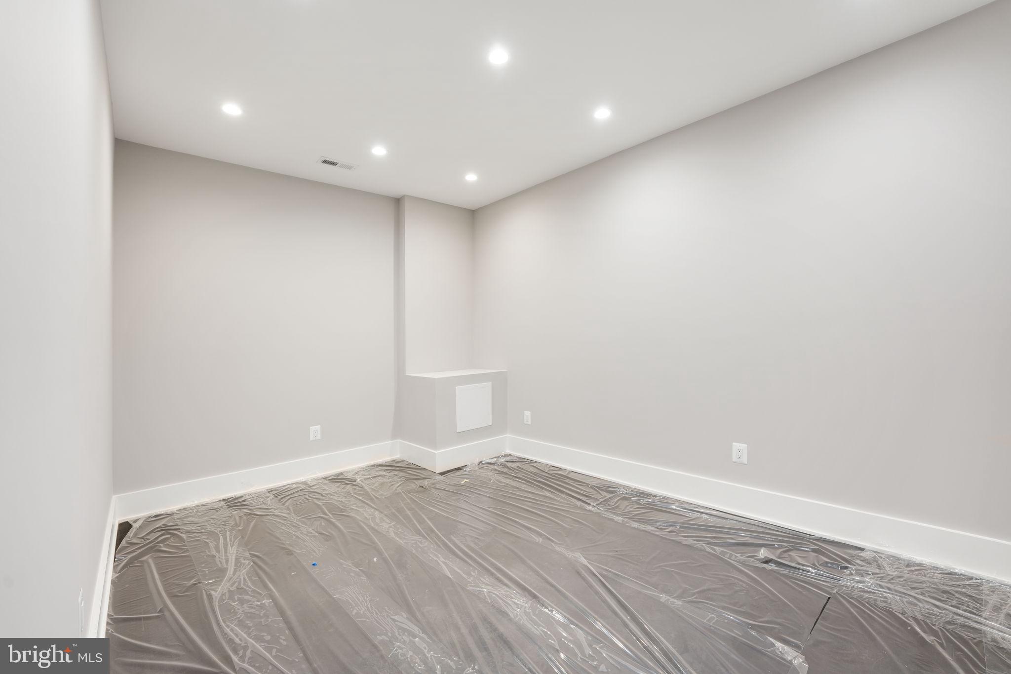 CHESTERBROOK WOODS - Residential