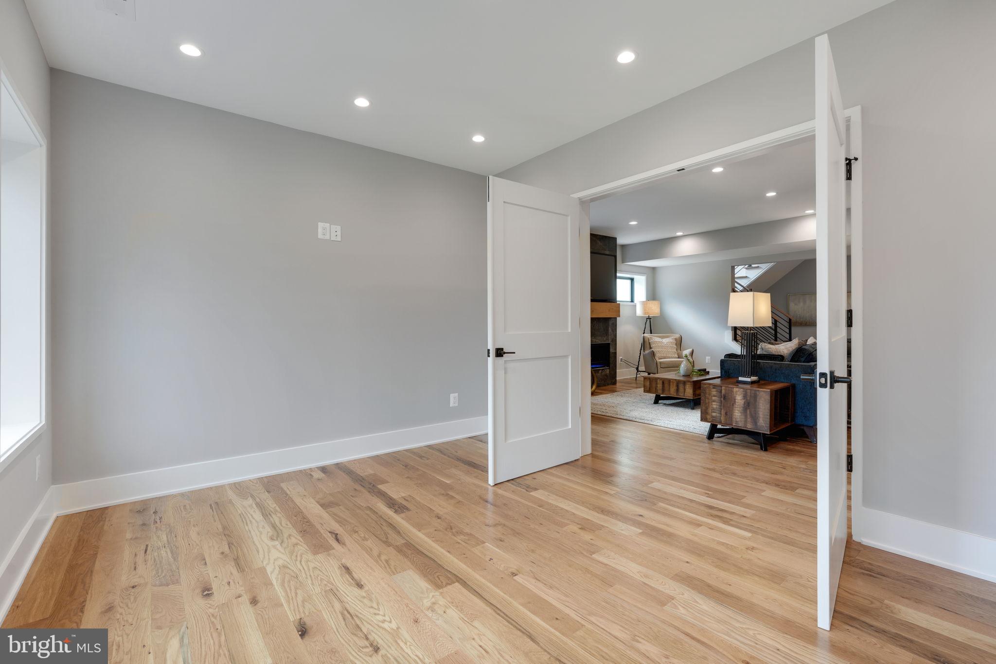 CHESTERBROOK WOODS - Residential