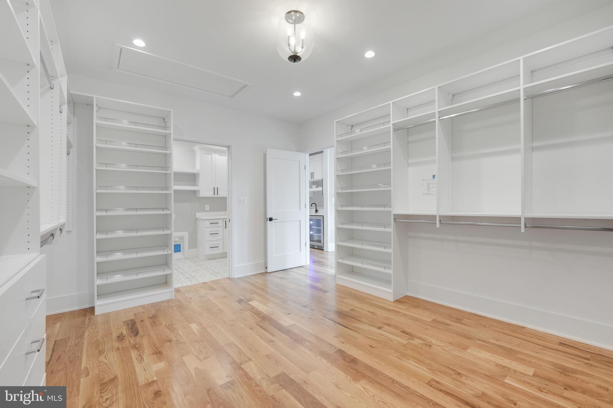 CHESTERBROOK WOODS - Residential