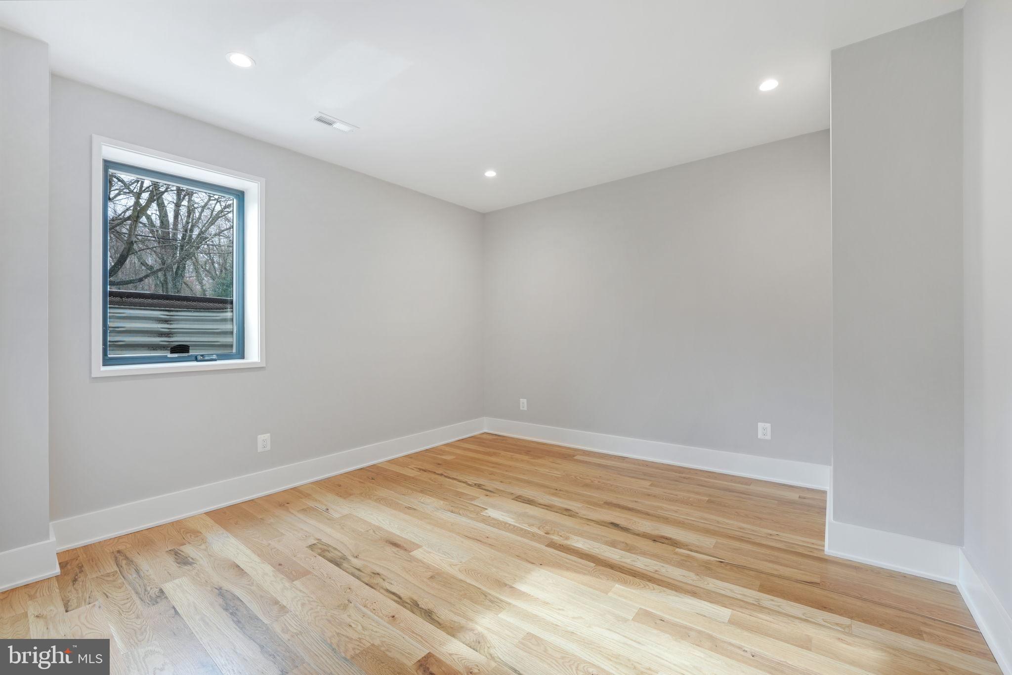 CHESTERBROOK WOODS - Residential