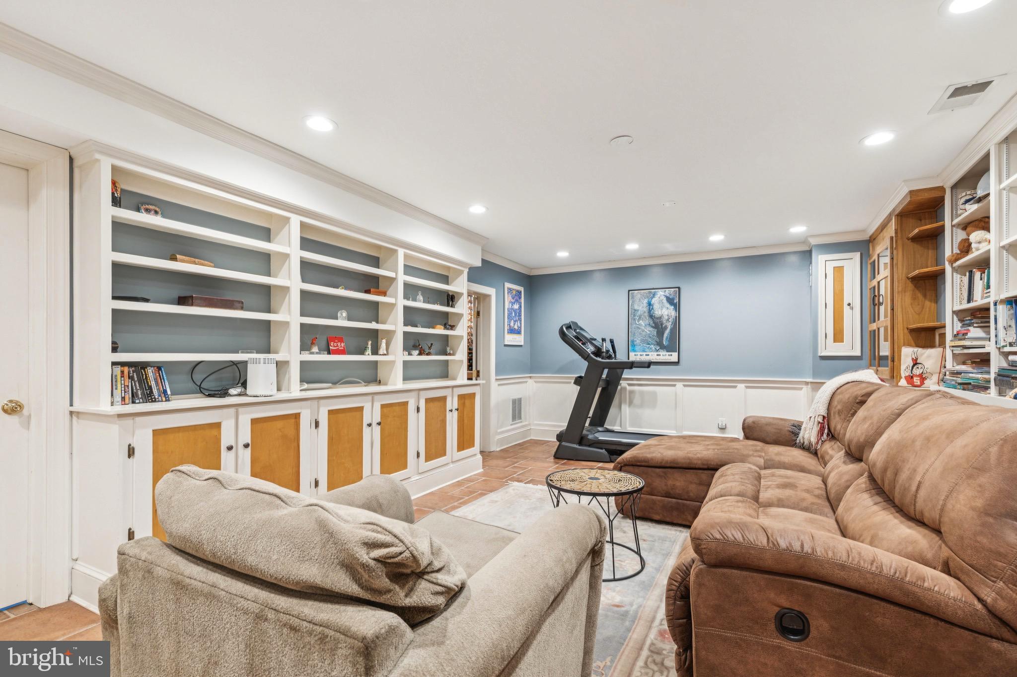 WEST ANNAPOLIS - Residential