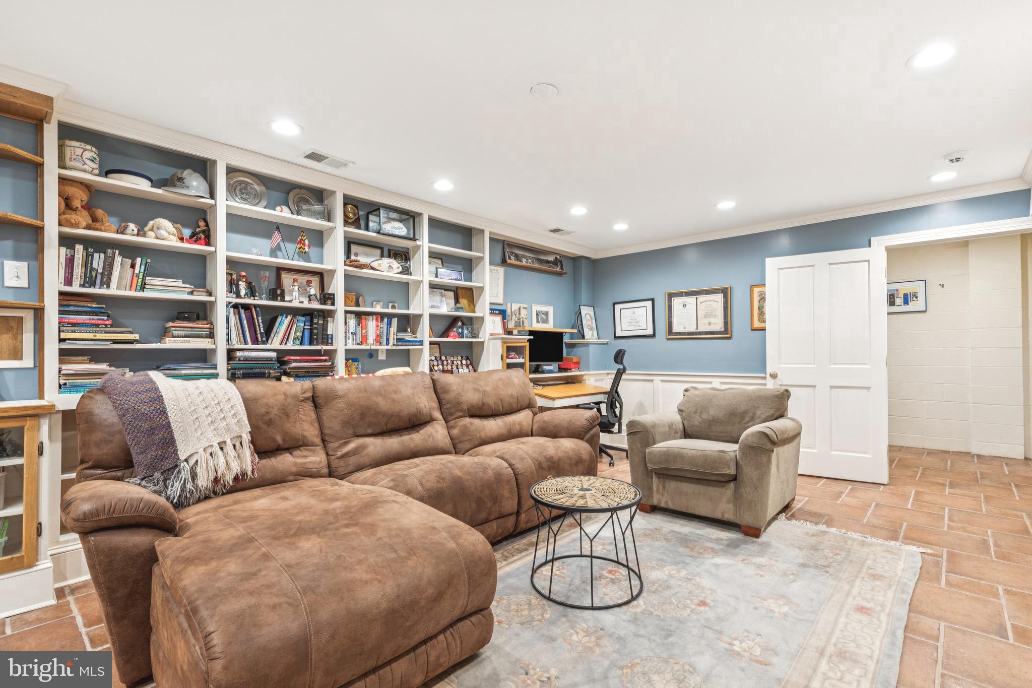 WEST ANNAPOLIS - Residential