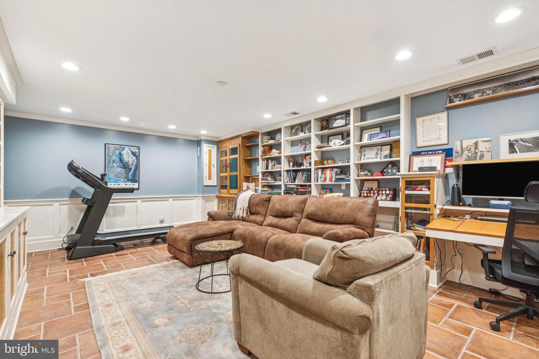 WEST ANNAPOLIS - Residential