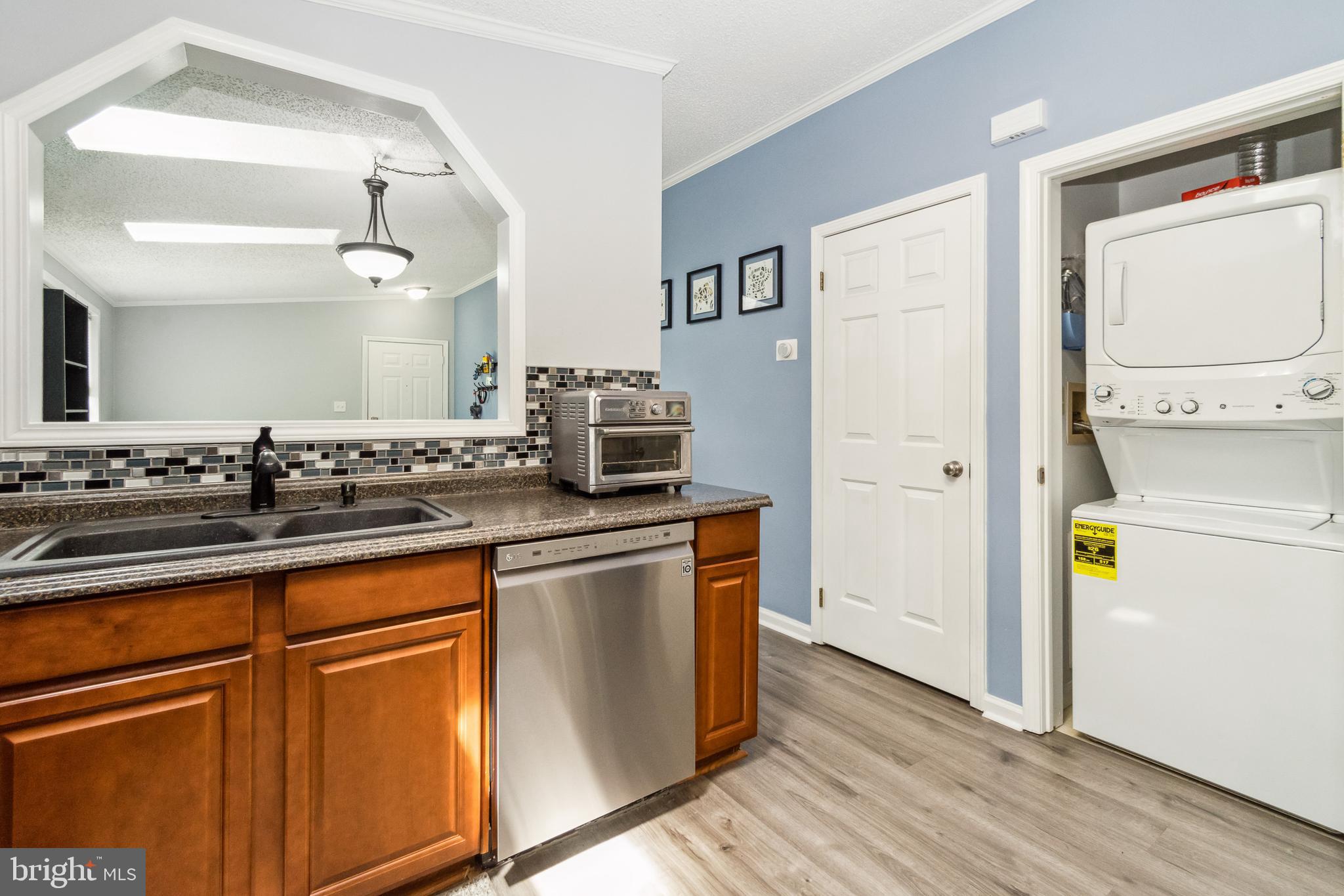 SIGNAL HILL - Residential